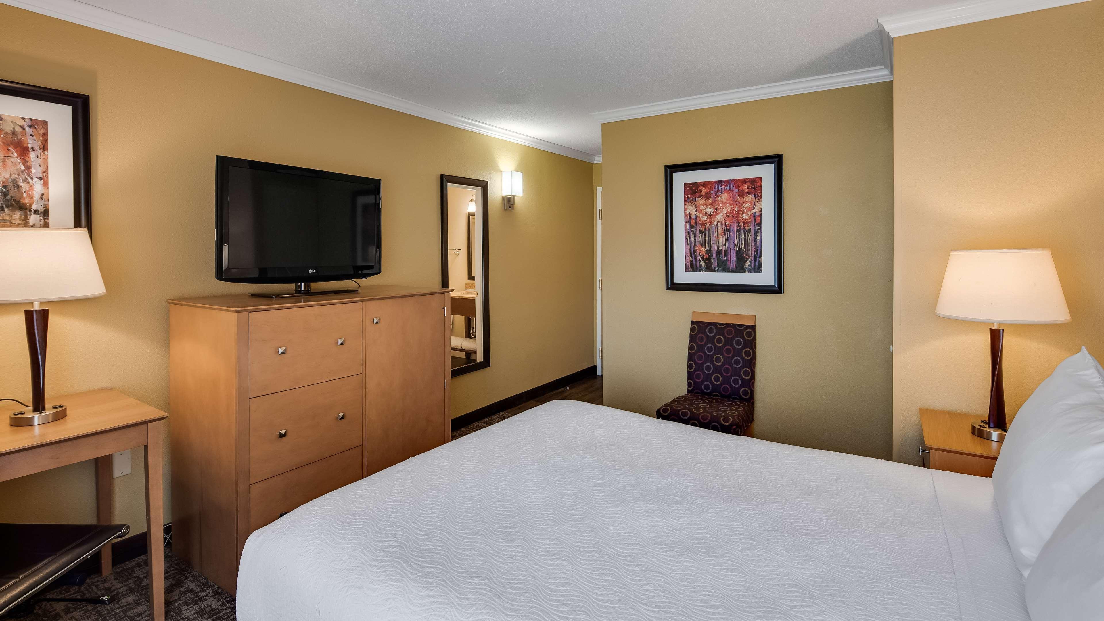 Best Western Plus Windjammer Inn&Conference Center Burlington Extérieur photo