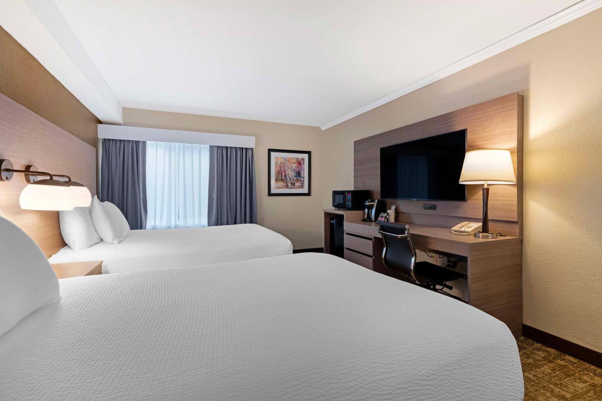 Best Western Plus Windjammer Inn&Conference Center Burlington Extérieur photo