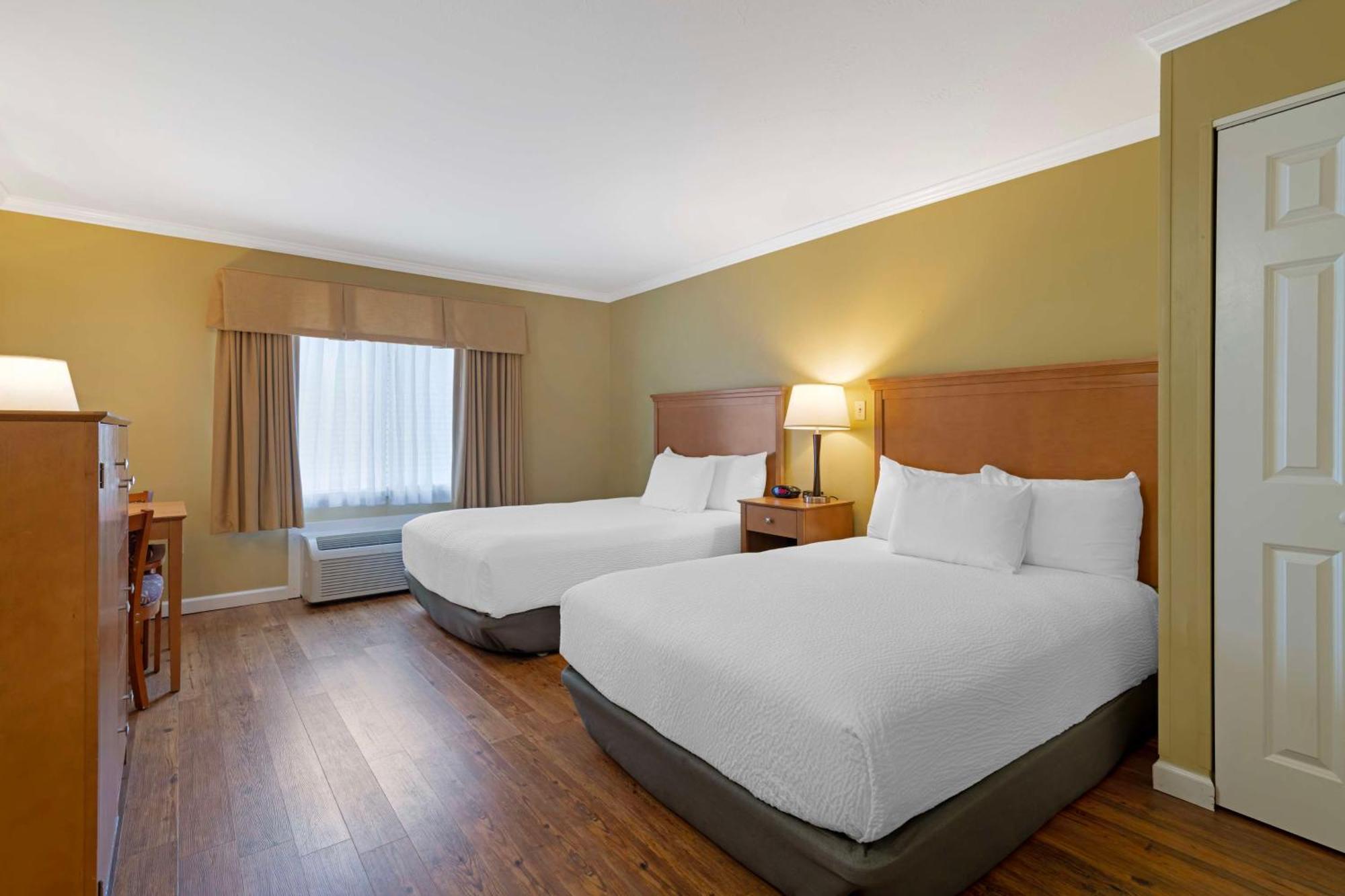 Best Western Plus Windjammer Inn&Conference Center Burlington Extérieur photo