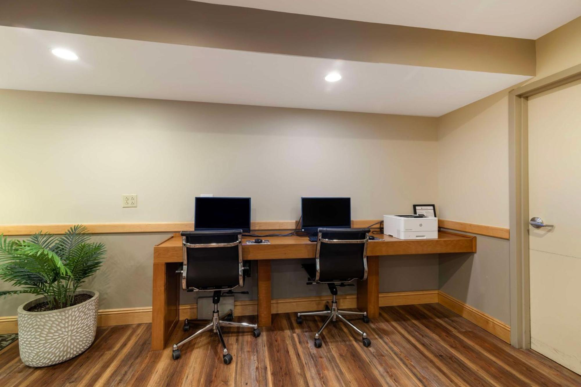 Best Western Plus Windjammer Inn&Conference Center Burlington Extérieur photo