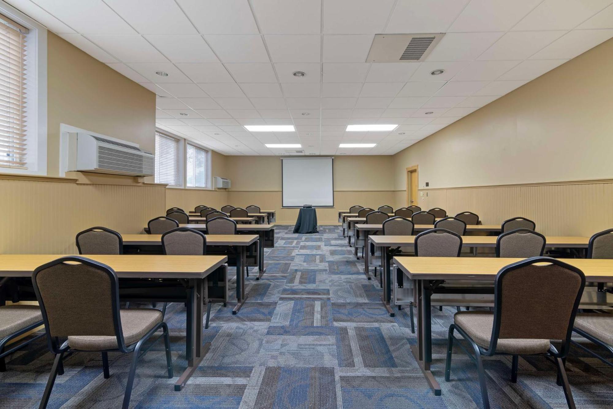 Best Western Plus Windjammer Inn&Conference Center Burlington Extérieur photo
