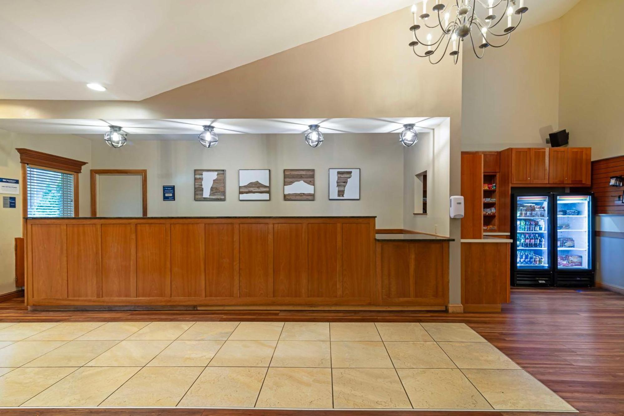 Best Western Plus Windjammer Inn&Conference Center Burlington Extérieur photo