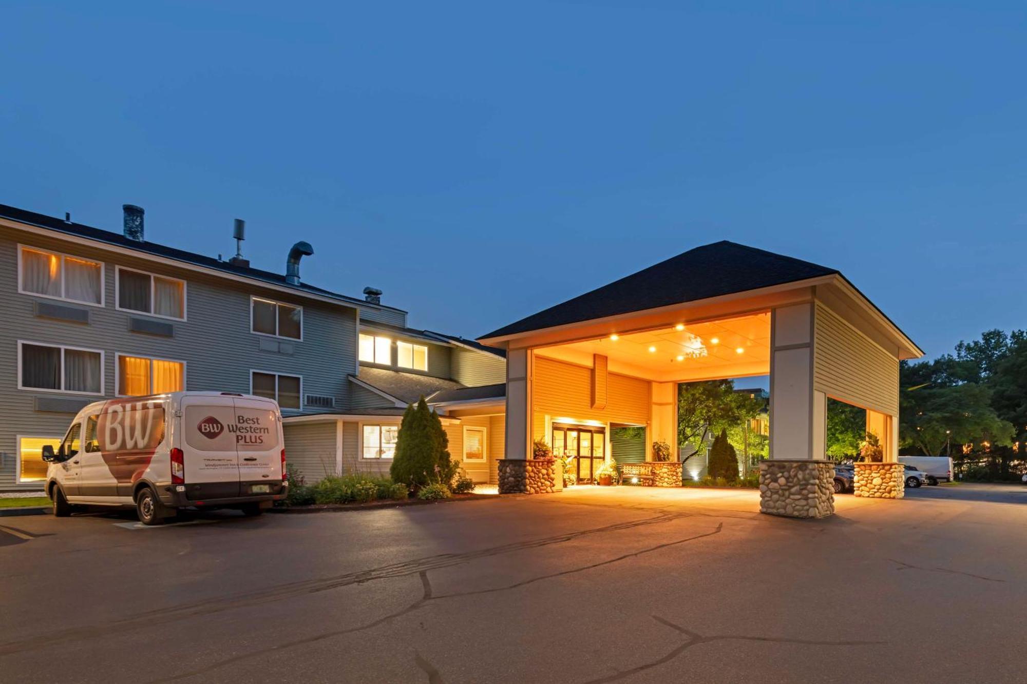 Best Western Plus Windjammer Inn&Conference Center Burlington Extérieur photo