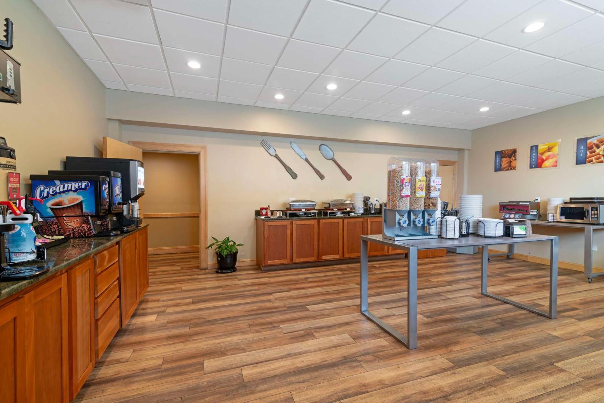 Best Western Plus Windjammer Inn&Conference Center Burlington Extérieur photo