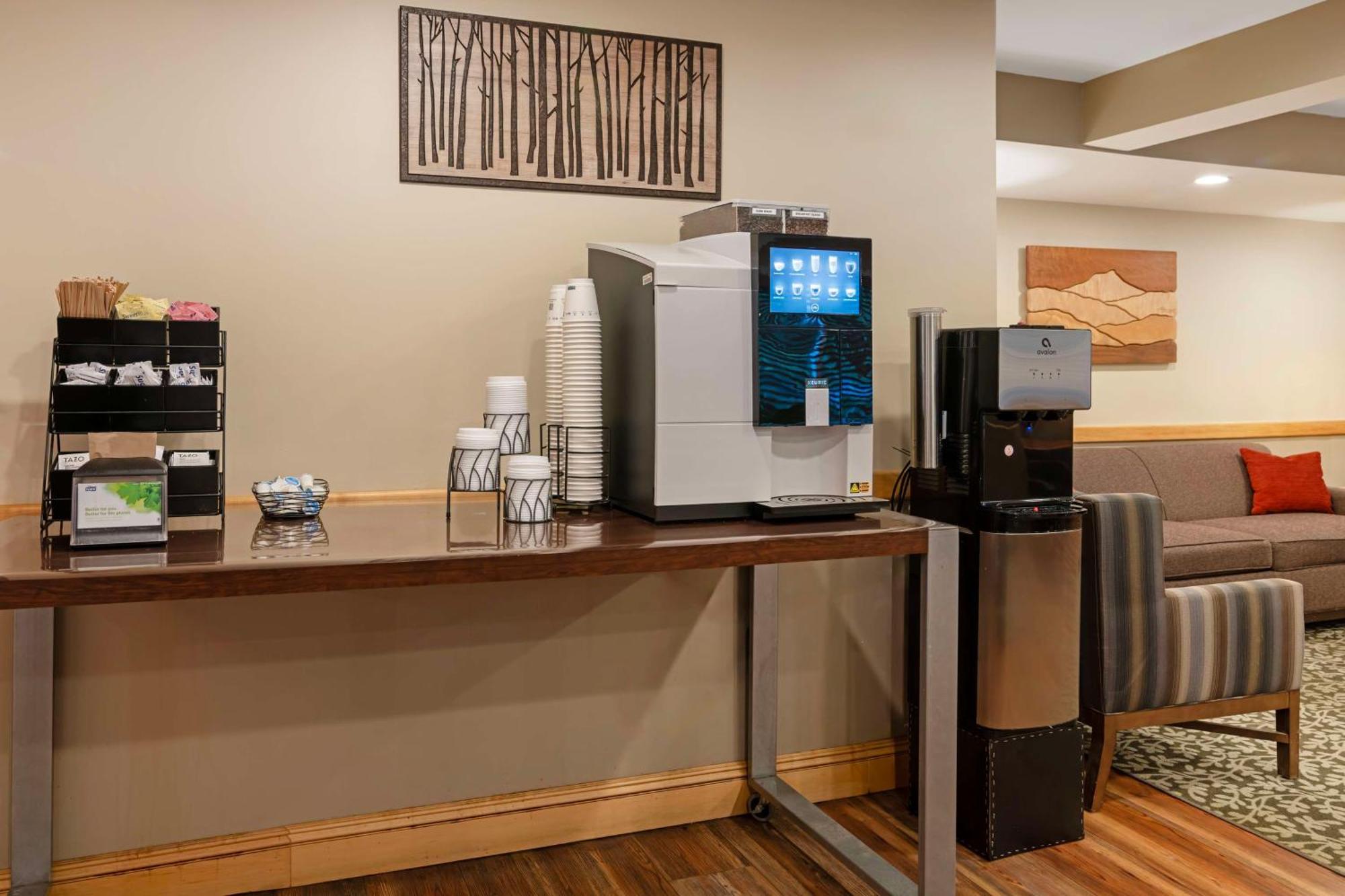 Best Western Plus Windjammer Inn&Conference Center Burlington Extérieur photo