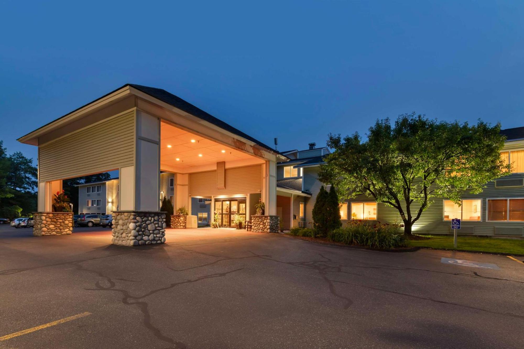 Best Western Plus Windjammer Inn&Conference Center Burlington Extérieur photo