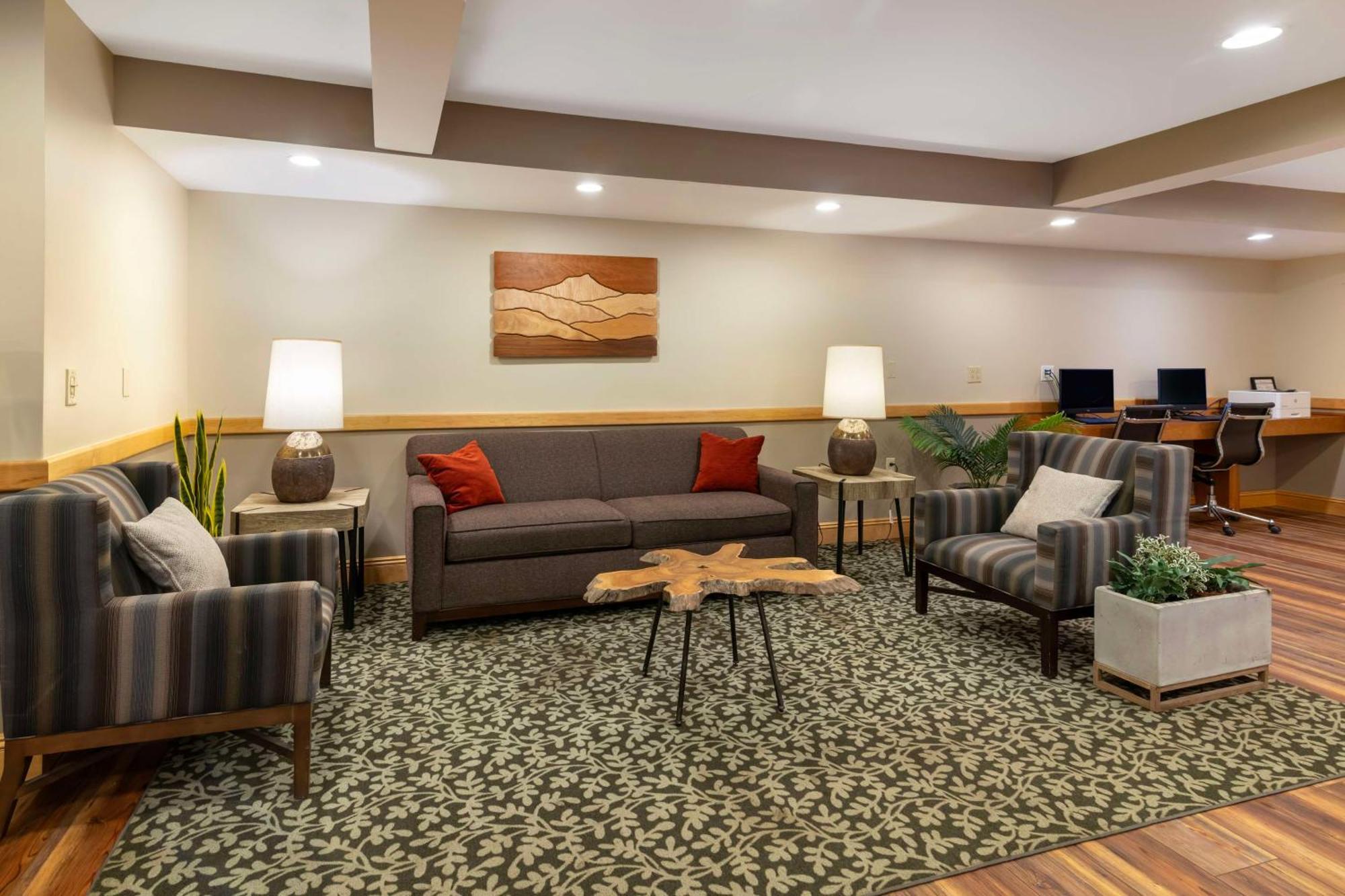 Best Western Plus Windjammer Inn&Conference Center Burlington Extérieur photo
