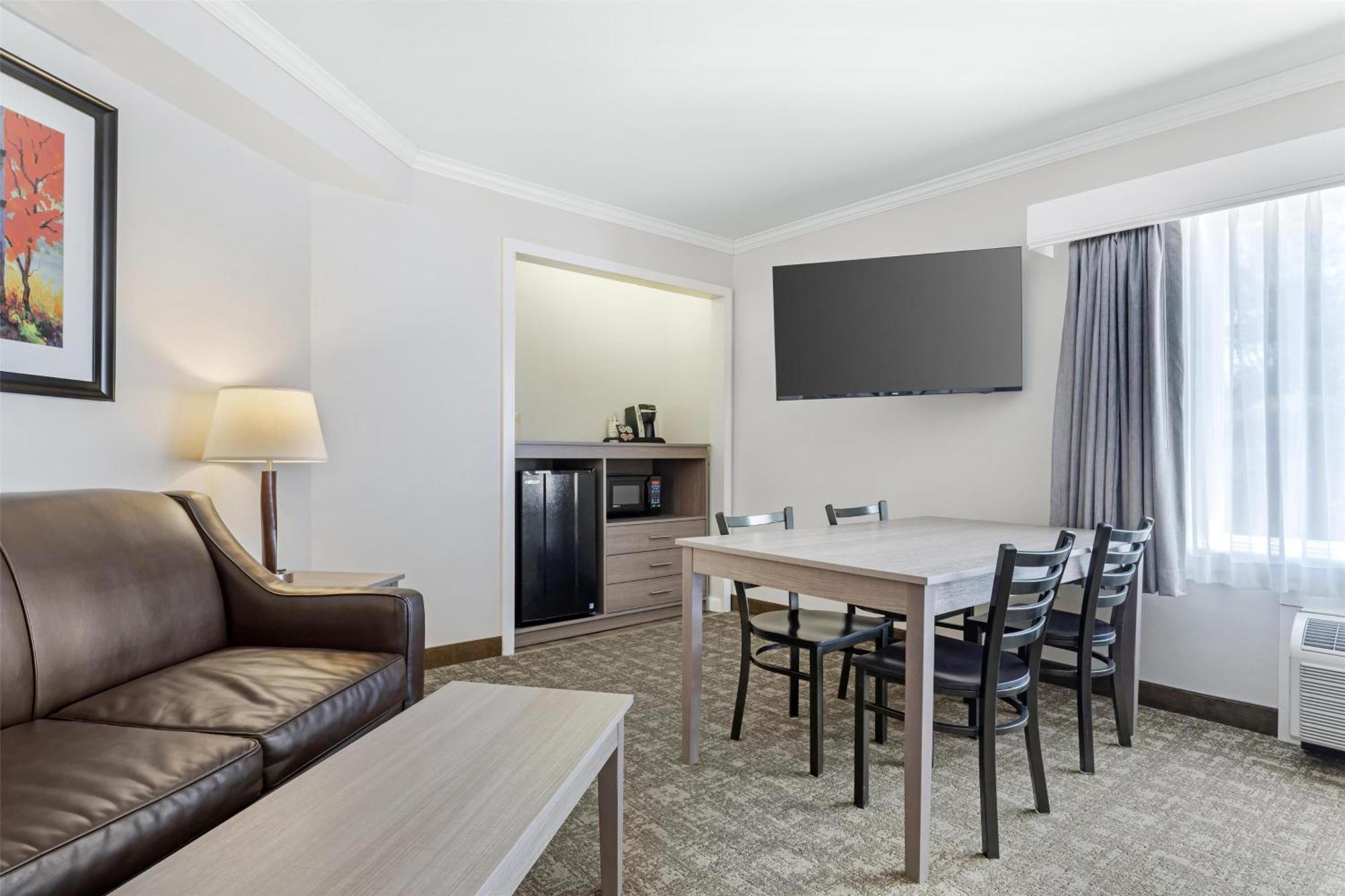 Best Western Plus Windjammer Inn&Conference Center Burlington Extérieur photo