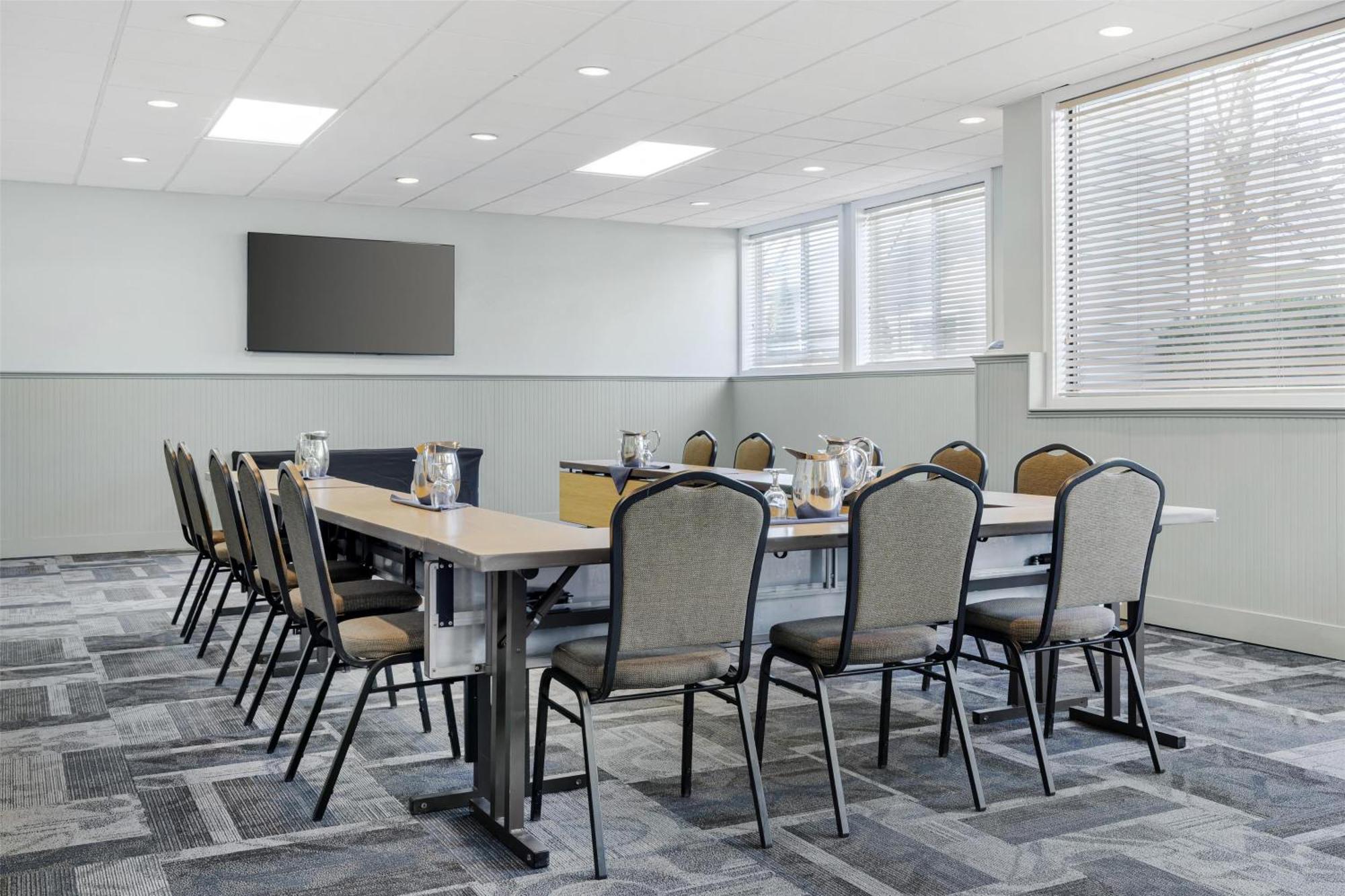 Best Western Plus Windjammer Inn&Conference Center Burlington Extérieur photo